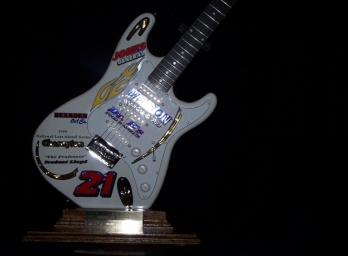 Ivedent Lloyd's NLMS Champion Guitar